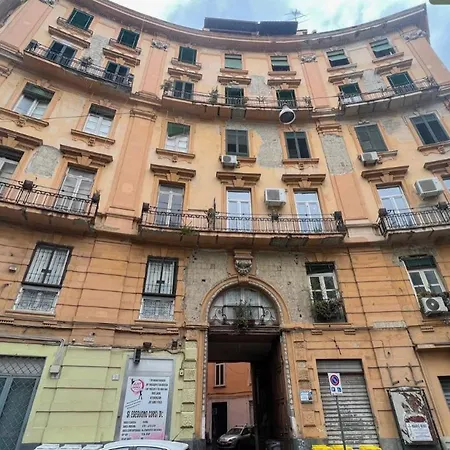 Da Paola Bed and Breakfast Νάπολη